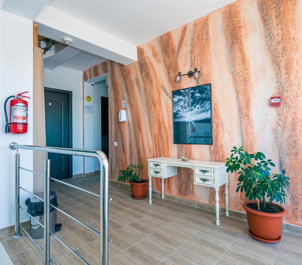 Готель Casa In Culori Вама-Веке Екстер'єр фото